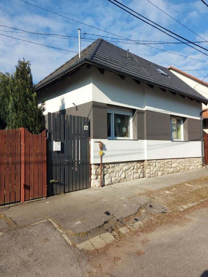 Ferienwohnung Regina Vendégház Miskolc Exterior foto