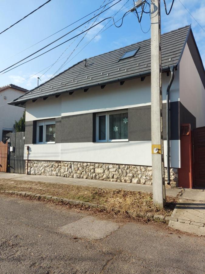 Ferienwohnung Regina Vendégház Miskolc Exterior foto