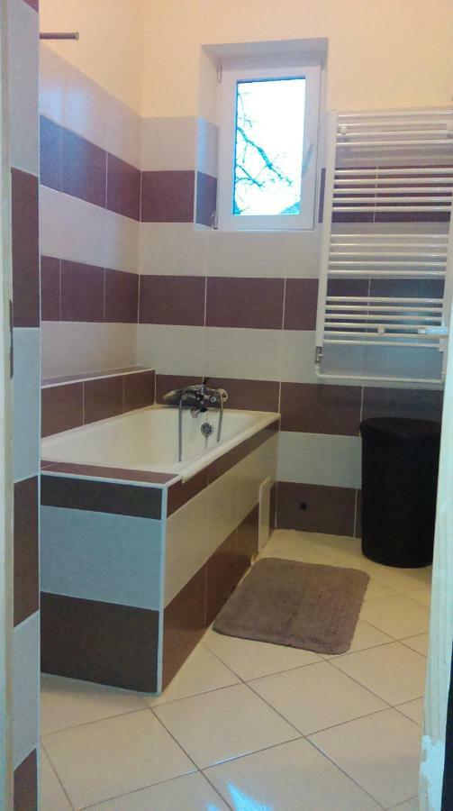 Ferienwohnung Regina Vendégház Miskolc Exterior foto
